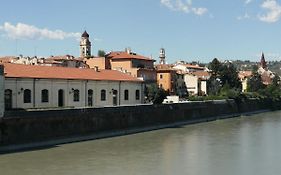 Verona Goddess House